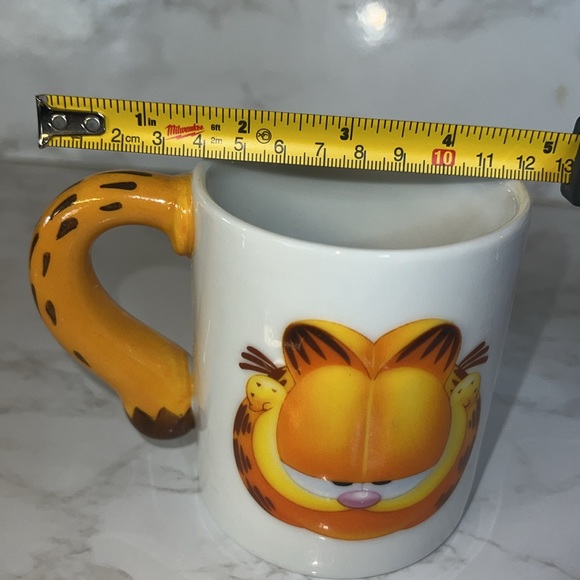 Adorable Iconic Garfield cup. Puffy face and tail - Picture 8 of 8